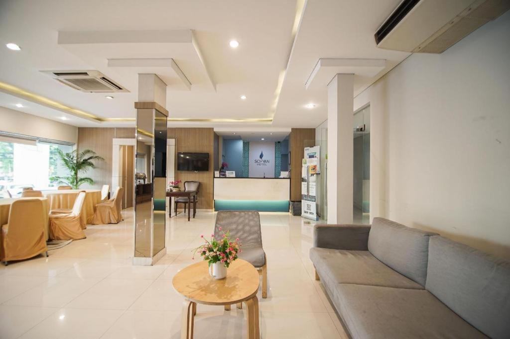 Sofyan Hotel Soepomo Джакарта Экстерьер фото