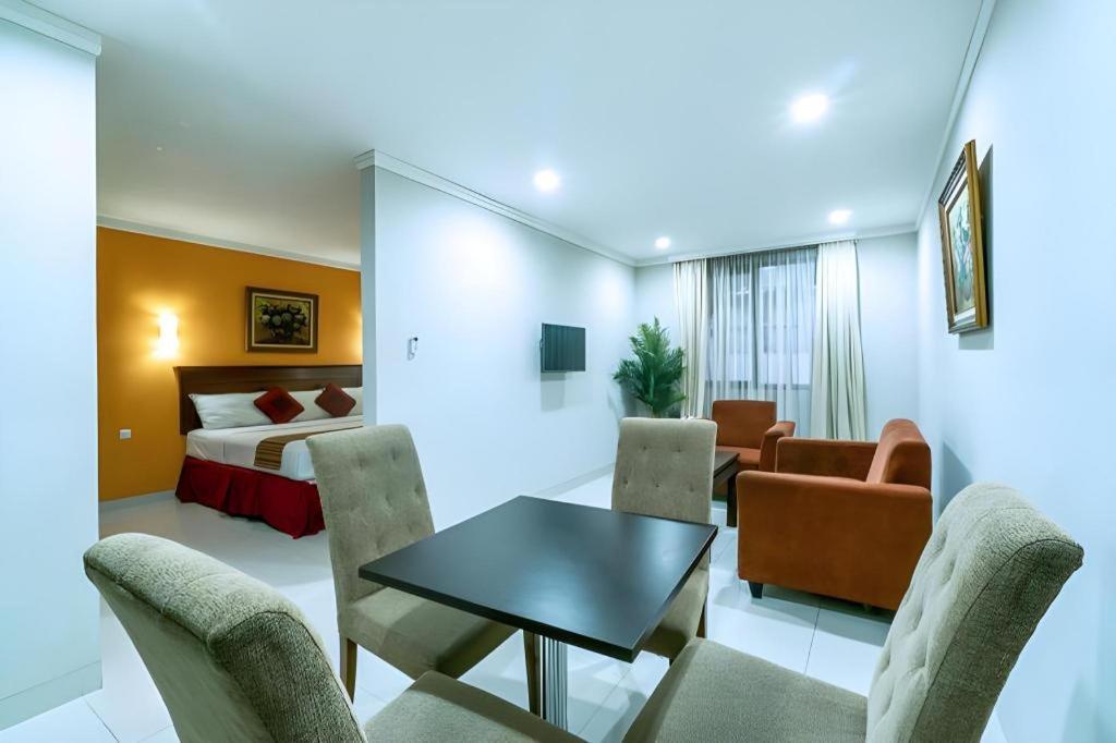 Sofyan Hotel Soepomo Джакарта Экстерьер фото